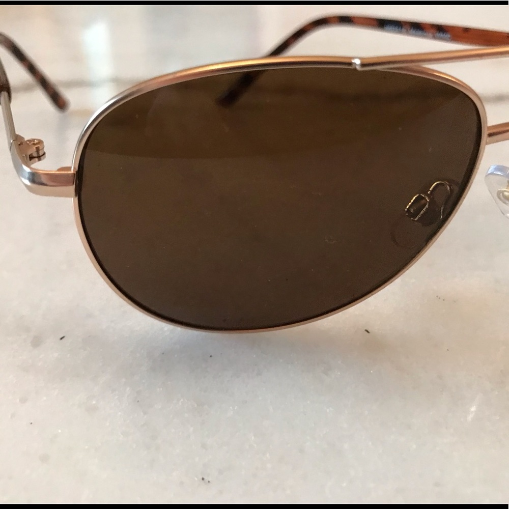 Gold Rimmed aviators - Picture 4 of 5